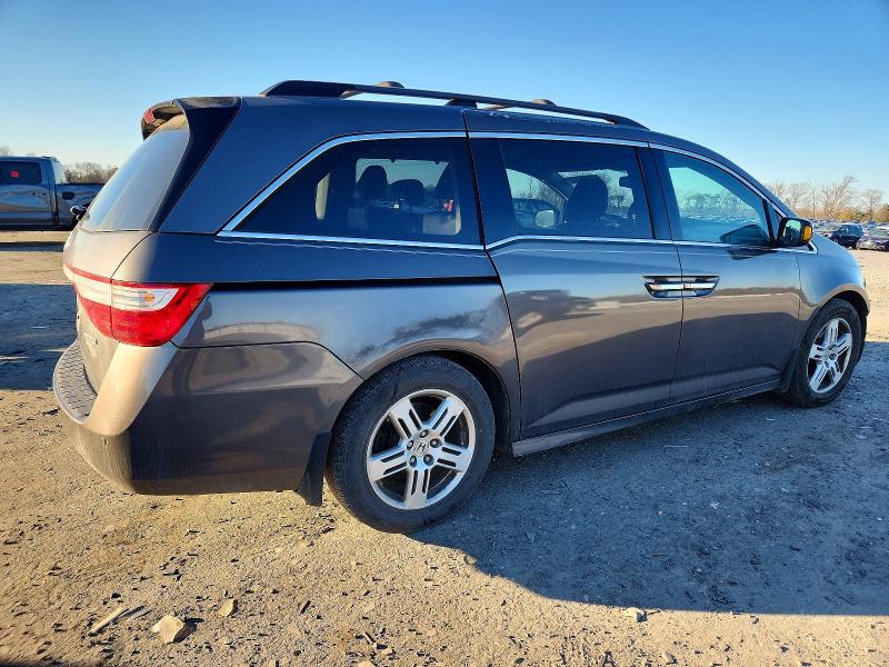 Photo 3 from auction – 2013 HONDA ODYSSEY TO with VIN 5FNRL5H99DB050210