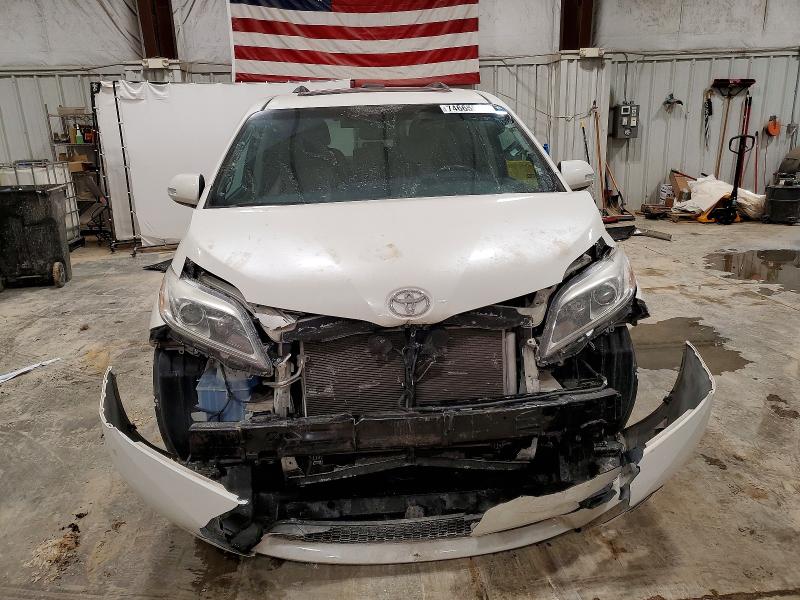 Photo 5 from auction – 2017 TOYOTA SIENNA XLE with VIN 5TDDZ3DC7HS165498