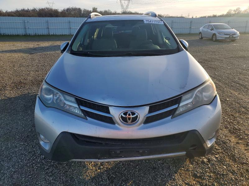 Photo 5 from auction – 2015 TOYOTA RAV4 XLE with VIN 2T3WFREV2FW148866