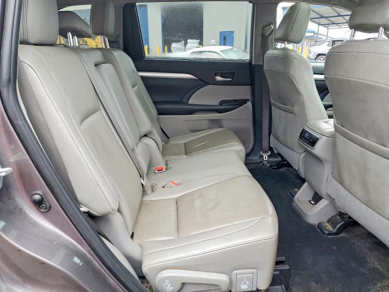 Photo 11 from auction – 2019 TOYOTA HIGHLANDER with VIN 5TDJGRFH5KS060597