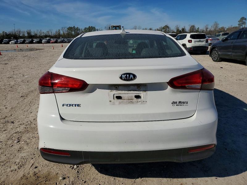 Photo 6 from auction – 2017 KIA FORTE LX with VIN 3KPFK4A76HE074873