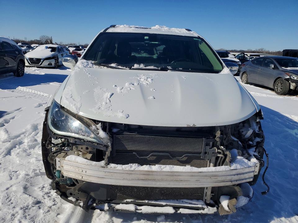Photo 5 from auction – 2018 CHRYSLER PACIFICA with VIN 2C4RC1GG8JR320391