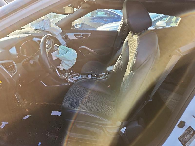 Photo 7 from auction – 2016 HYUNDAI VELOSTER with VIN KMHTC6AD8GU267507