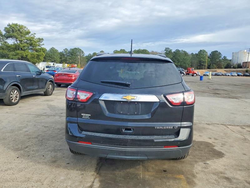 Photo 6 from auction – 2016 CHEVROLET TRAVERSE L with VIN 1GNKRGKD9GJ261565