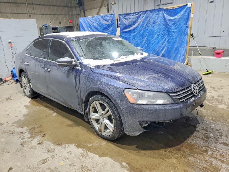 Photo 4 from auction – 2015 VOLKSWAGEN PASSAT SE with VIN 1VWBV7A39FC047107