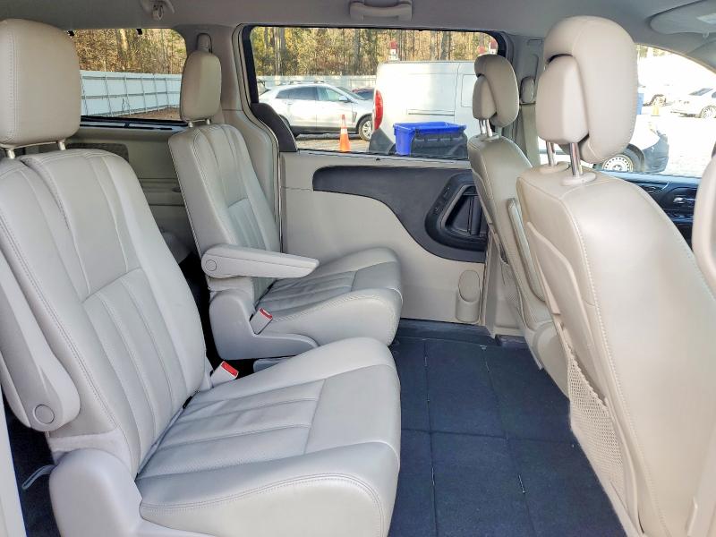 Photo 11 from auction – 2014 CHRYSLER TOWN & COU with VIN 2C4RC1CG3ER116108