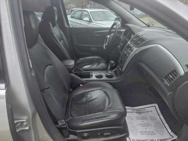 Photo 5 from auction – 2010 CHEVROLET TRAVERSE L with VIN 1GNLRGED0AS103519