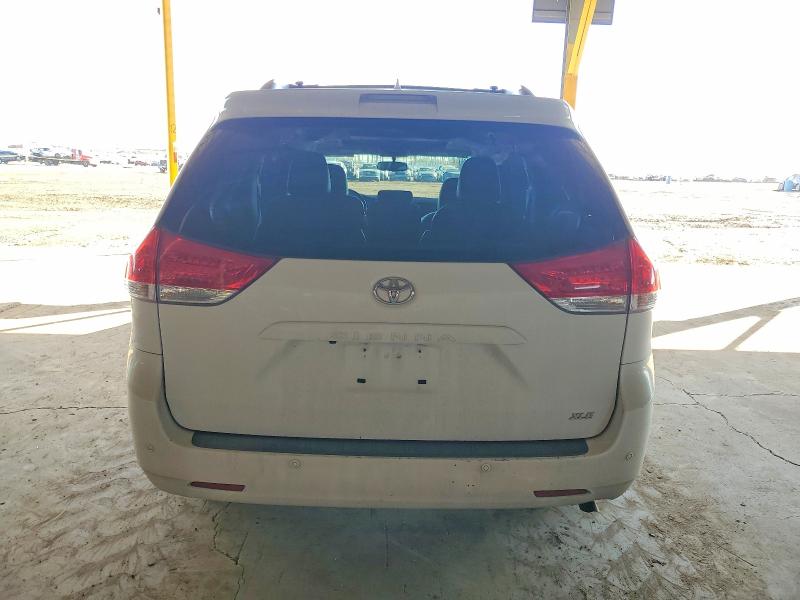 Photo 6 from auction – 2011 TOYOTA SIENNA with VIN 5TDYK3DC9BS172630