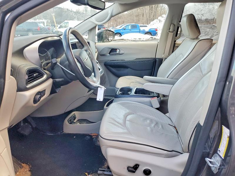 Photo 7 from auction – 2018 CHRYSLER PACIFICA H with VIN 2C4RC1N73JR323217