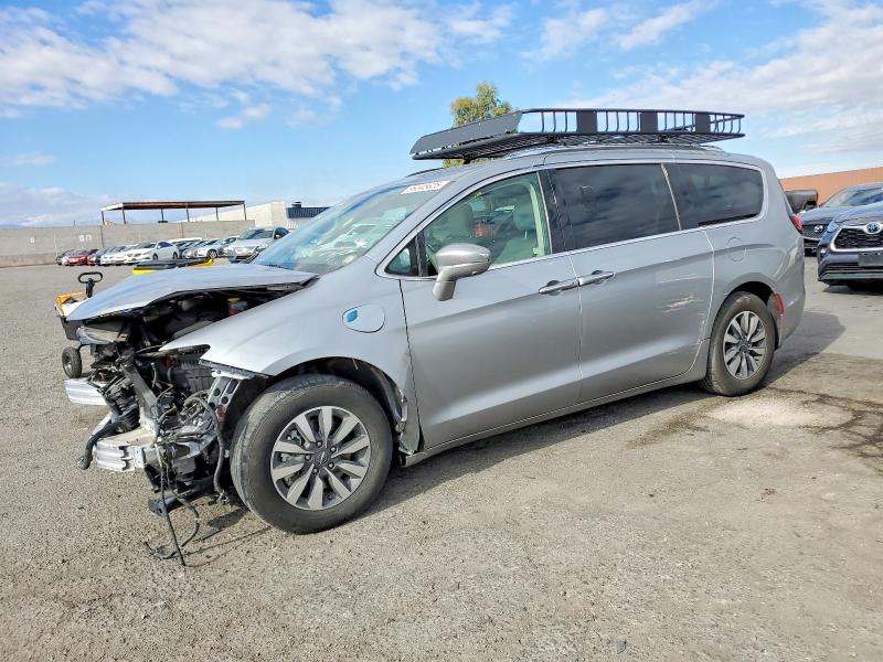 CHRYSLER PACIFICA 2021 with VIN 2C4RC1L72MR585947 - Photo from auction