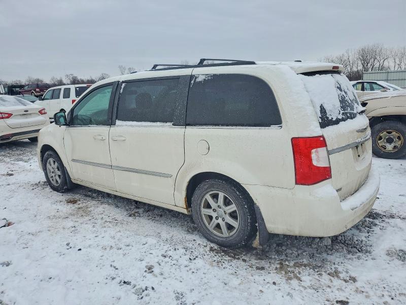 Photo 2 from auction – 2012 CHRYSLER TOWN & COU with VIN 2C4RC1BG9CR127256