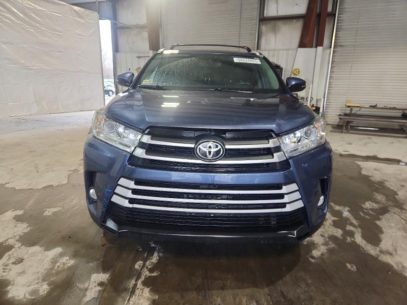 Photo 5 from auction – 2018 TOYOTA HIGHLANDER with VIN 5TDJZRFH8JS888393