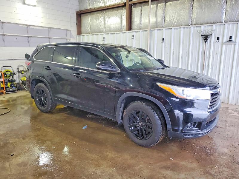 Фото 4 с аукциона – 2016 TOYOTA HIGHLANDER с VIN 5TDBKRFH3GS301860