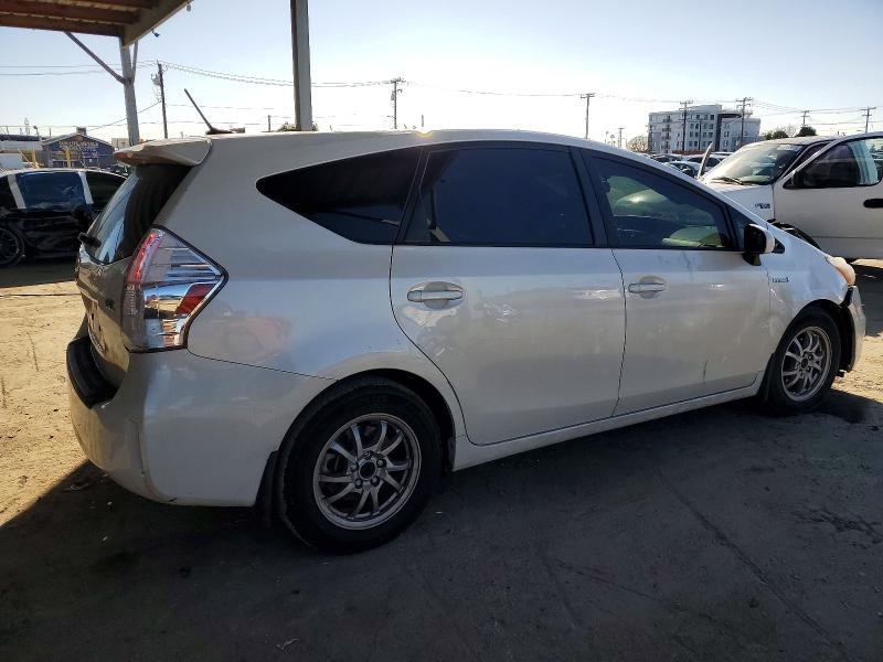 Photo 3 from auction – 2014 TOYOTA PRIUS V with VIN JTDZN3EU7E3332819