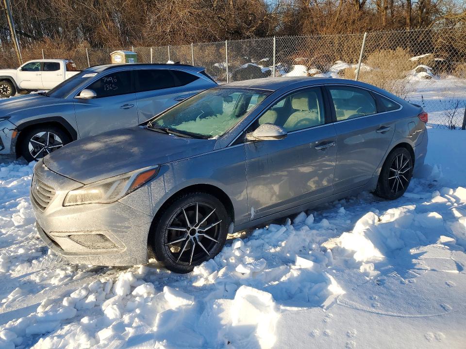 HYUNDAI SONATA SE 2016 with VIN 5NPE24AF2GH389375 - Photo from auction