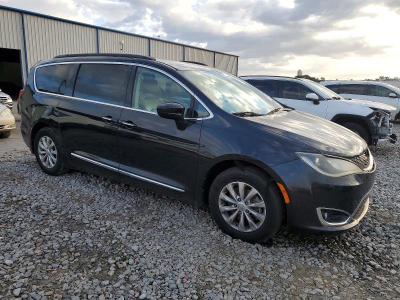 Photo 4 from auction – 2017 CHRYSLER PACIFICA T with VIN 2C4RC1BG8HR524724