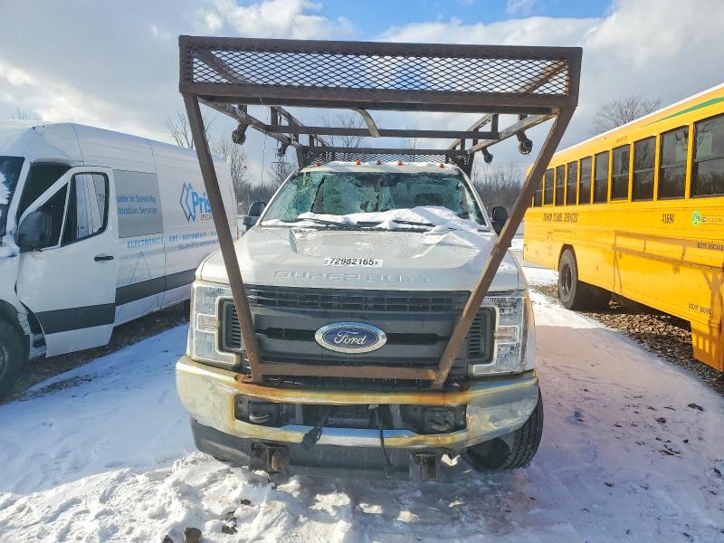 Photo 5 from auction – 2017 FORD F250 SUPER with VIN 1FTBF2B68HEF44703