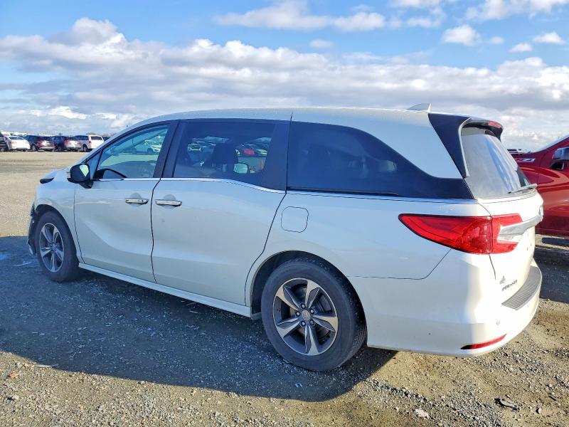 Photo 2 from auction – 2018 HONDA ODYSSEY TO with VIN 5FNRL6H8XJB099442