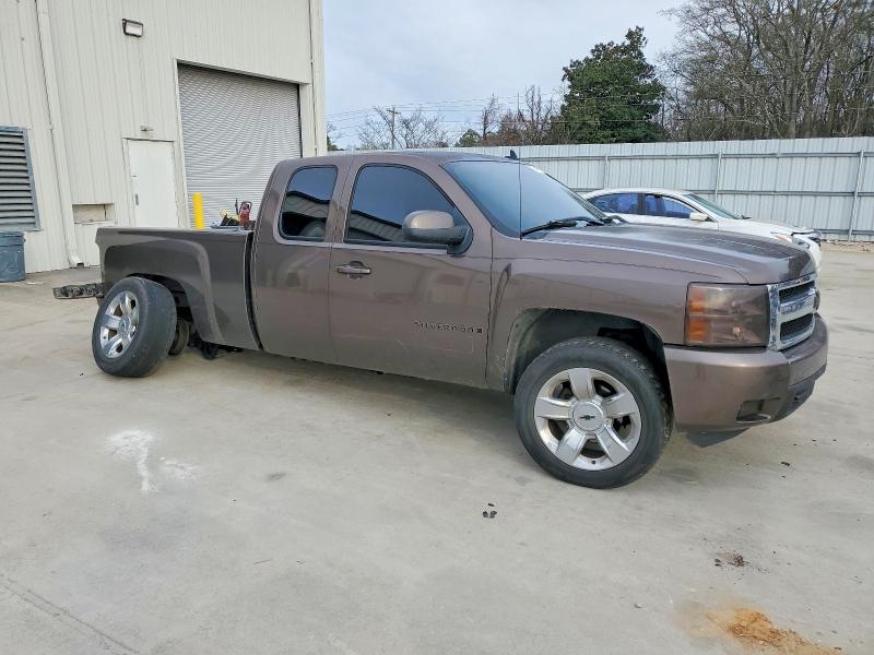 Photo 4 from auction – 2007 CHEVROLET SILVERADO with VIN 1GCEC19J97Z570146