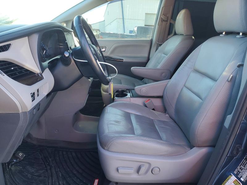 Photo 7 from auction – 2017 TOYOTA SIENNA XLE with VIN 5TDYZ3DC0HS827908
