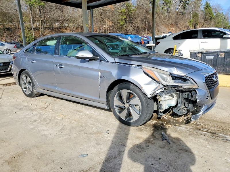 Photo 4 from auction – 2016 HYUNDAI SONATA with VIN KMHE34L18GA014429