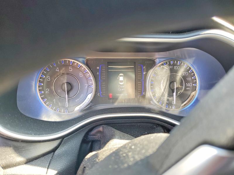 Photo 9 from auction – 2015 CHRYSLER 200 with VIN 1C3CCCAB4FN728376