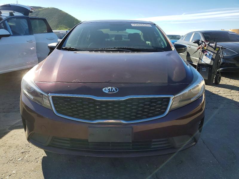 Photo 5 from auction – 2018 KIA FORTE LX with VIN 3KPFK4A75JE217253