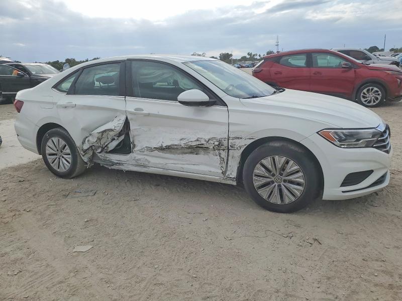 Photo 4 from auction – 2019 VOLKSWAGEN JETTA S with VIN 3VWC57BU5KM059906