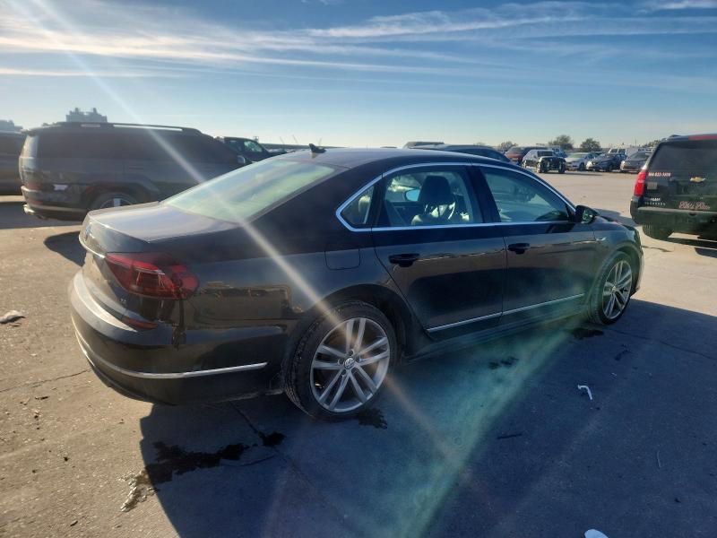 Photo 3 from auction – 2017 VOLKSWAGEN PASSAT R-L with VIN 1VWDT7A36HC072046