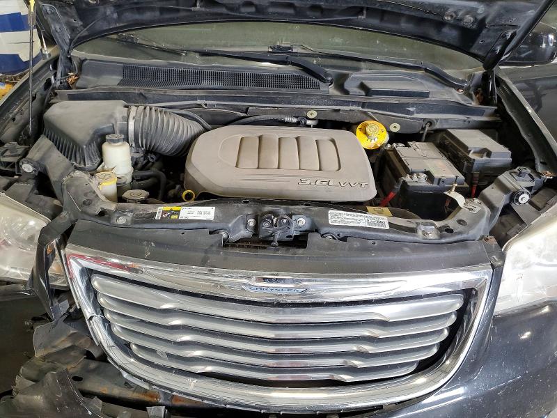 Photo 12 from auction – 2014 CHRYSLER TOWN & COU with VIN 2C4RC1BG3ER449233