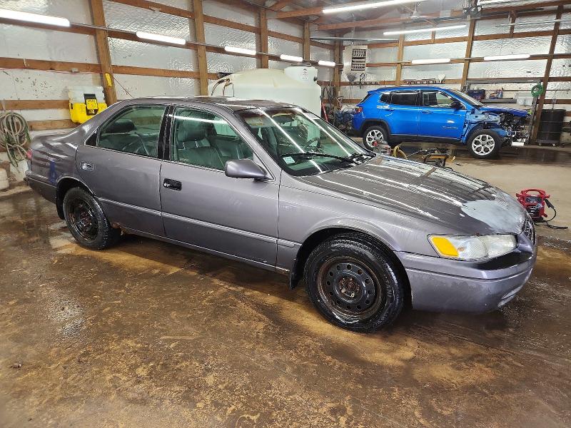 Photo 4 from auction – 1998 TOYOTA CAMRY CE with VIN 4T1BF28K7WU051713