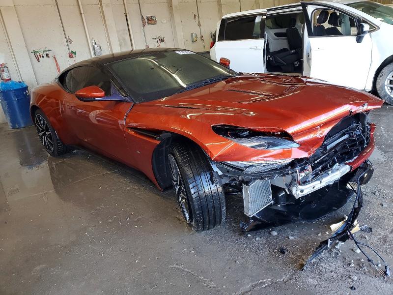 Photo 4 from auction – 2017 ASTON MARTIN DB11 with VIN SCFRMFAV8HGL01791