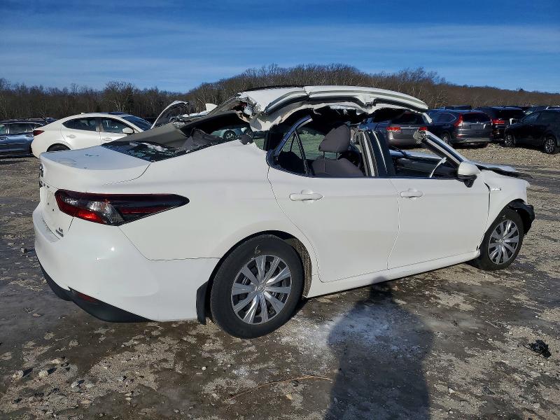 Photo 3 from auction – 2021 TOYOTA CAMRY LE with VIN 4T1C31AK6MU021844