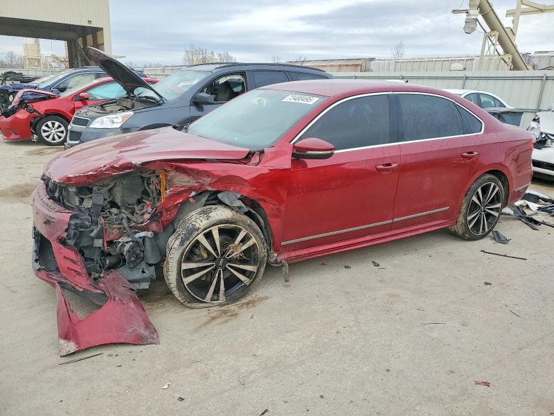 VOLKSWAGEN PASSAT 2016 with VIN 1VWAT7A33GC047400 - Photo from auction