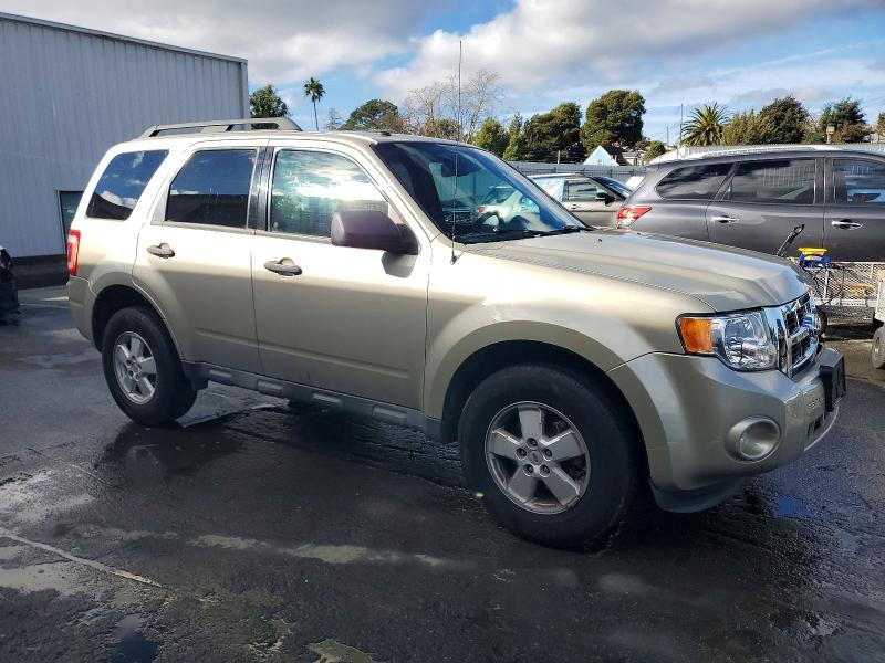 Photo 4 from auction – 2010 FORD ESCAPE with VIN 1FMCU0DGXAKD21263