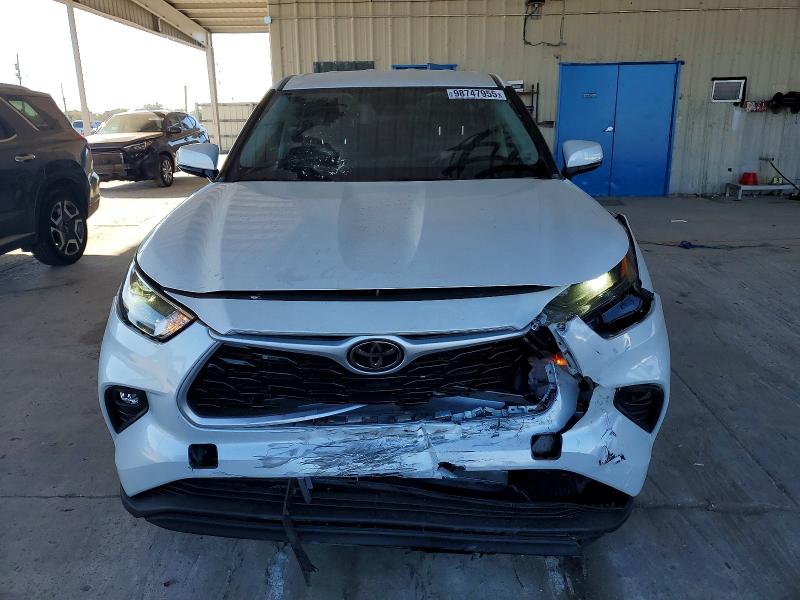 Photo 5 from auction – 2022 TOYOTA HIGHLANDER with VIN 5TDZZRAH9NS131129