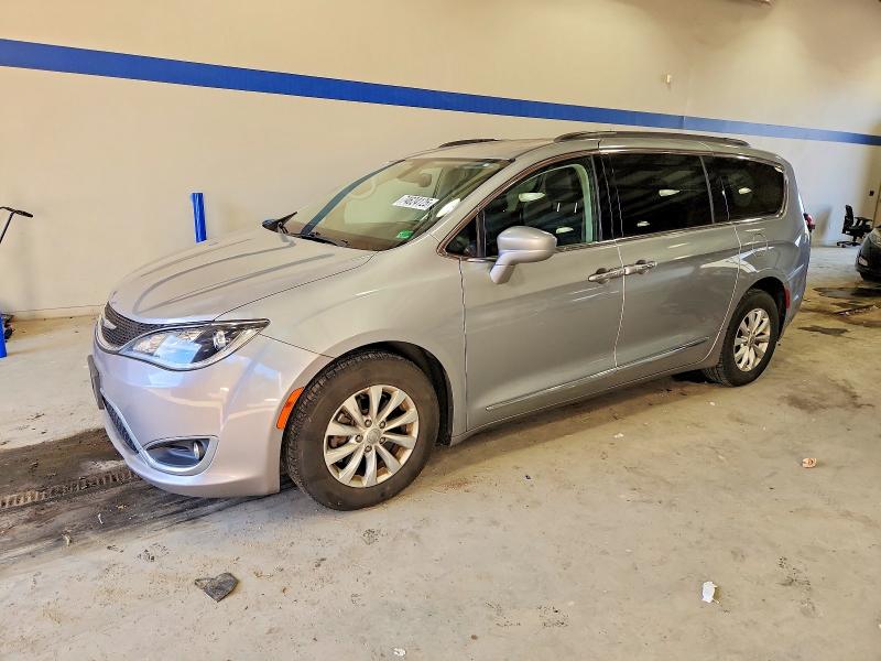 CHRYSLER PACIFICA 2017 with VIN 2C4RC1BG1HR729351 - Photo from auction