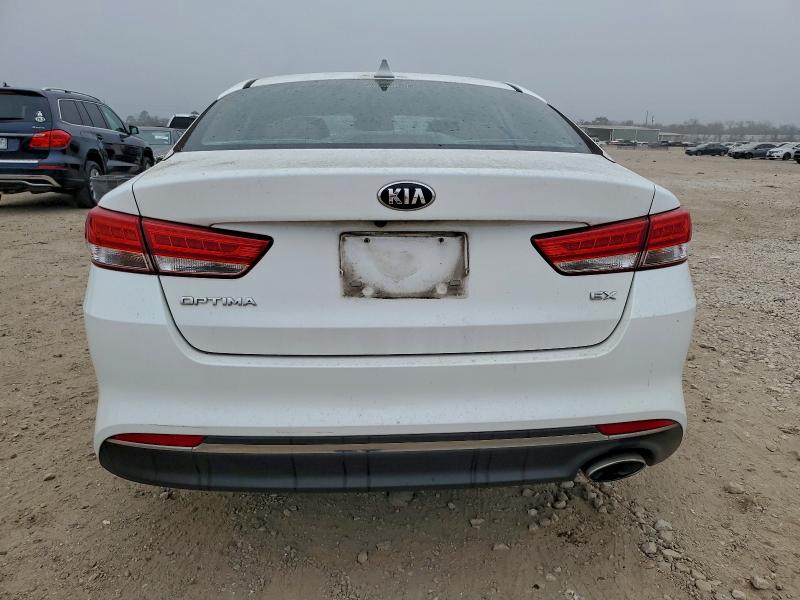 Photo 6 from auction – 2017 KIA OPTIMA EX with VIN 5XXGU4L34HG157847