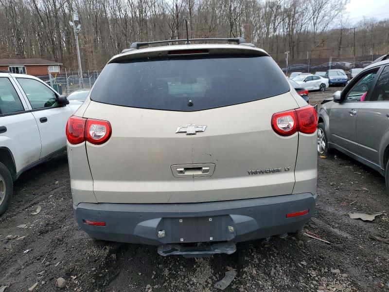 Photo 6 from auction – 2011 CHEVROLET TRAVERSE L with VIN 1GNKRGED4BJ323555