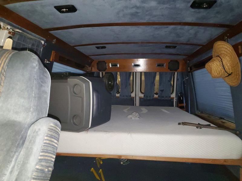 Photo 10 from auction – 1994 CHEVROLET G20 with VIN 1GBEG25K3RF117819