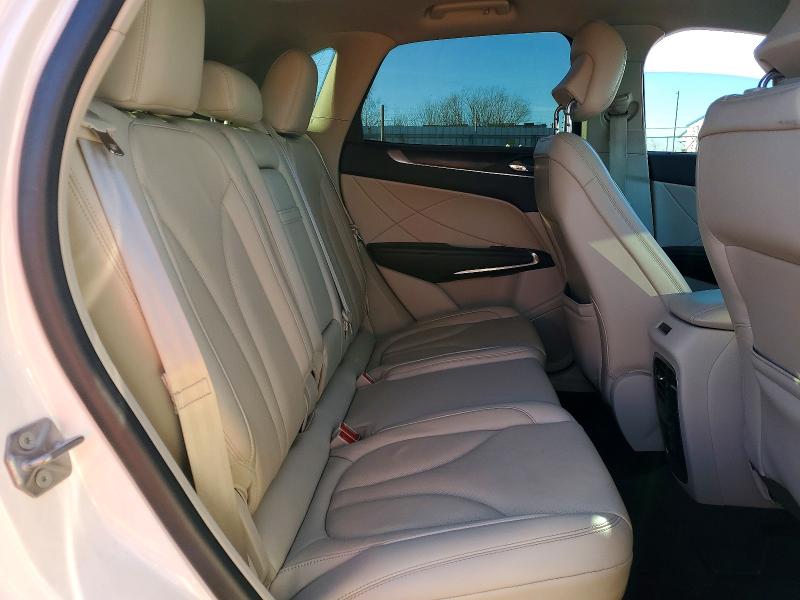 Photo 11 from auction – 2019 LINCOLN MKC RESERV with VIN 5LMCJ3C91KUL38923