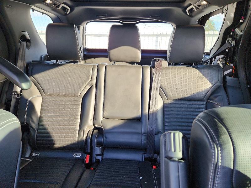 Photo 10 from auction – 2018 LAND ROVER DISCOVERY with VIN SALRR2RK8JA048119