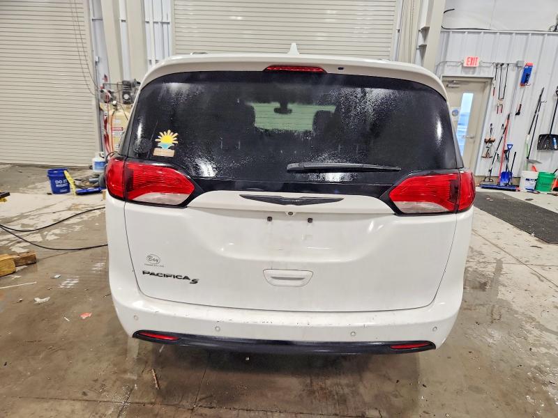 Photo 6 from auction – 2018 CHRYSLER PACIFICA with VIN 2C4RC1EG4JR260998