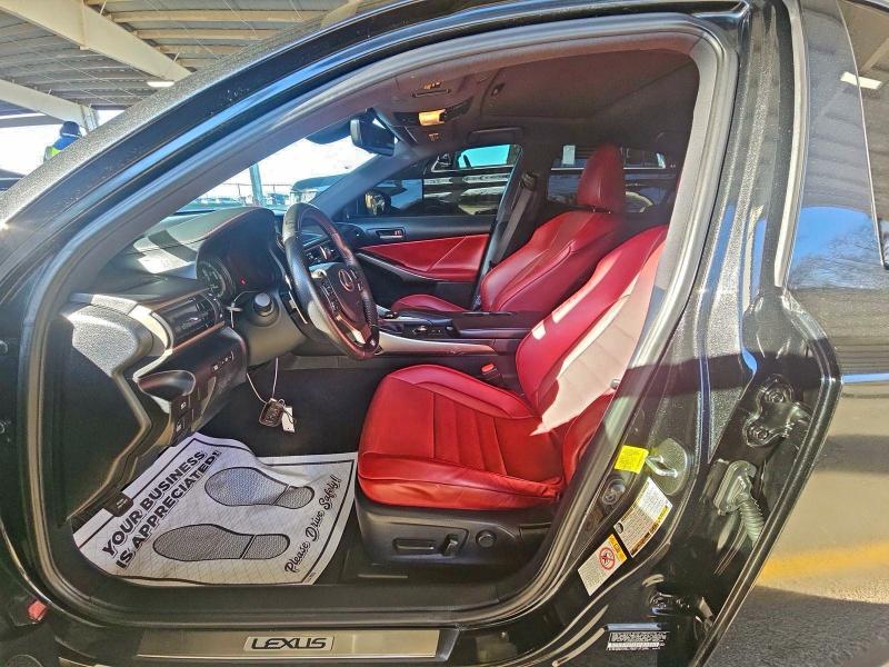 Photo 11 from auction – 2019 LEXUS IS 300 with VIN JTHC81D22K5035098