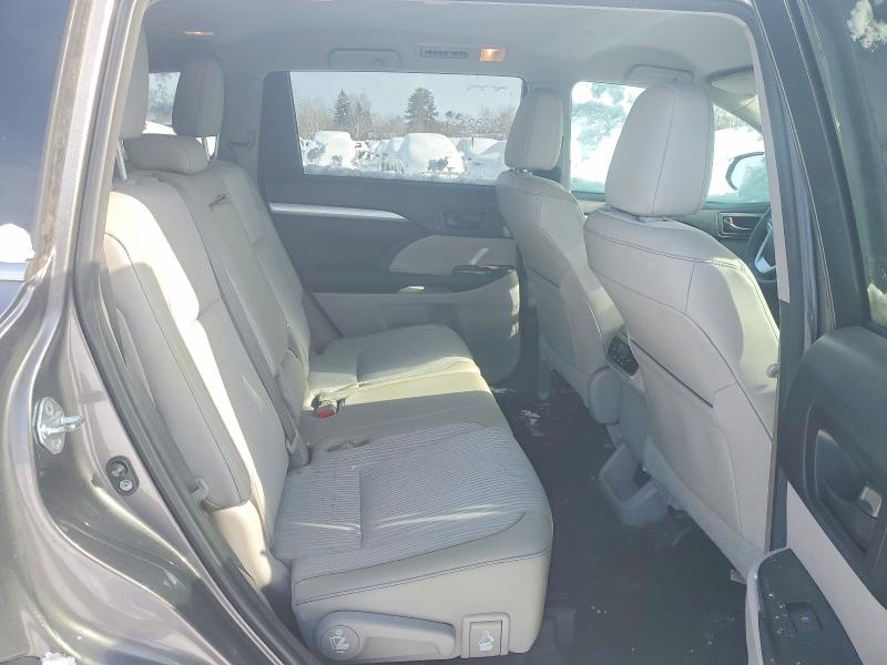 Photo 11 from auction – 2015 TOYOTA HIGHLANDER with VIN 5TDZKRFH1FS112976
