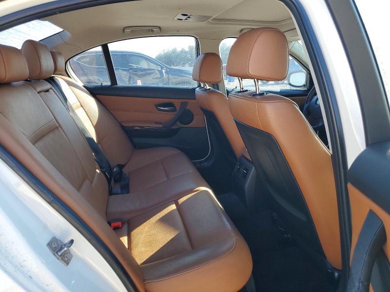 Photo 10 from auction – 2011 BMW 328 with VIN WBAPH7G52BNM57686