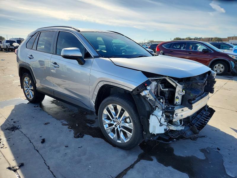 Photo 4 from auction – 2021 TOYOTA RAV4 XLE P with VIN 2T3C1RFV1MC108826