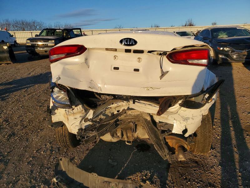 Photo 6 from auction – 2017 KIA FORTE LX with VIN 3KPFK4A72HE078919