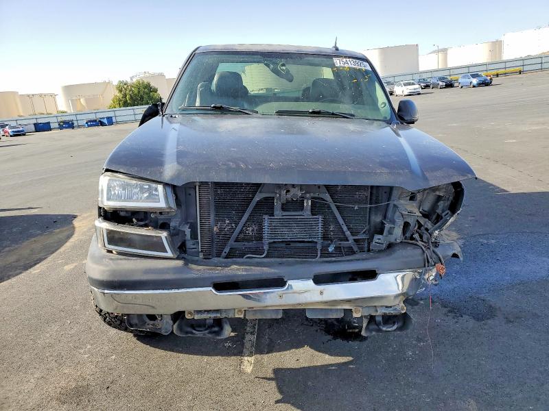 Photo 5 from auction – 2005 CHEVROLET SILVERADO with VIN 1GCEK19Z35Z145382