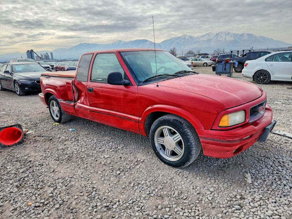 Photo 4 from auction – 1997 GMC SONOMA with VIN 1GTCS19W8V8502431